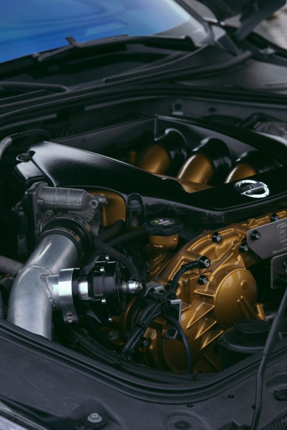 Engine repair and replacement service